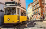 lisboa-tram-et-pastels